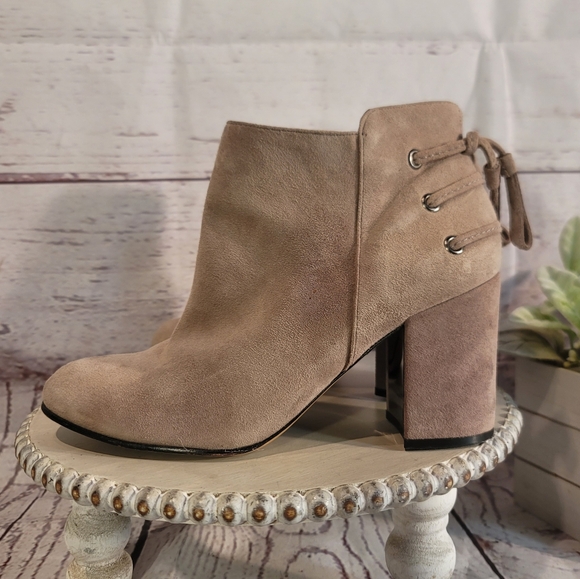 Rachel Zoe Twiggy Tan Suede Ankle Booties Size 8M - Picture 4 of 14